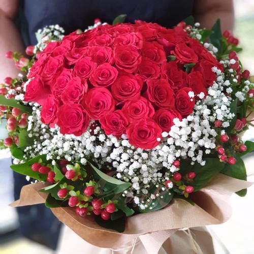 Love's NAME Red Roses