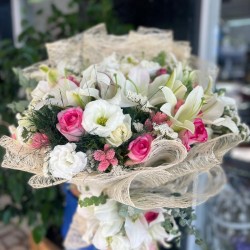 White Casablanka Bouquet 2