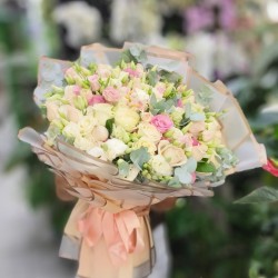 White Rose Bouquet 1