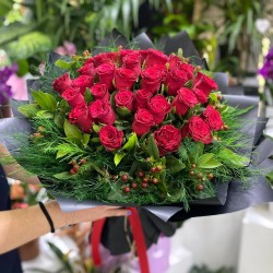 red roses 3